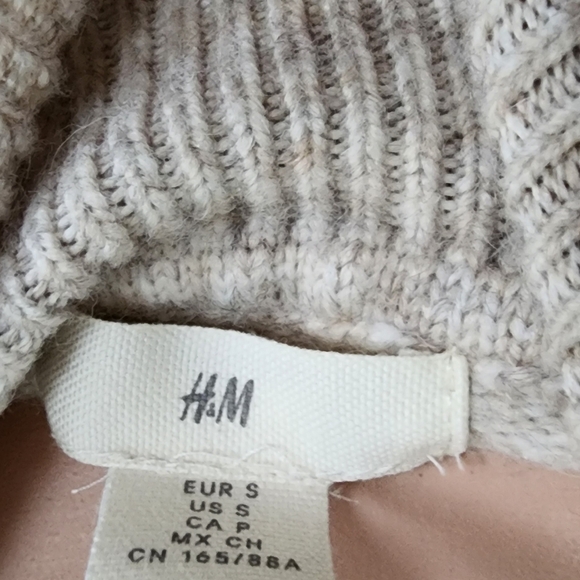 H&M SWEATER DRESS - Picture 9 of 9